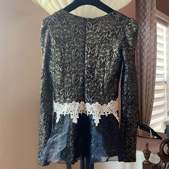 Beautiful black/gold lace top with pearls - Picture 2 of 5